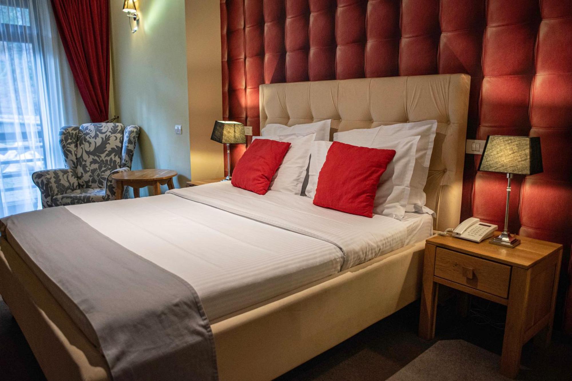 Paj Hotelul Retreat & Spa سِنايا المظهر الخارجي الصورة