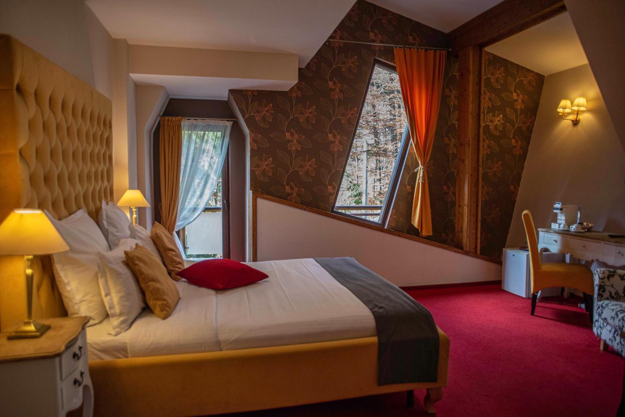Paj Hotelul Retreat & Spa سِنايا المظهر الخارجي الصورة